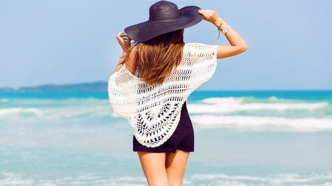 resize-15910918931402671759JournalBEACHGIRLFeatureImage