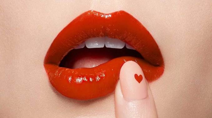 us-200707_LIPSTICKDAY_1280x639_680x380